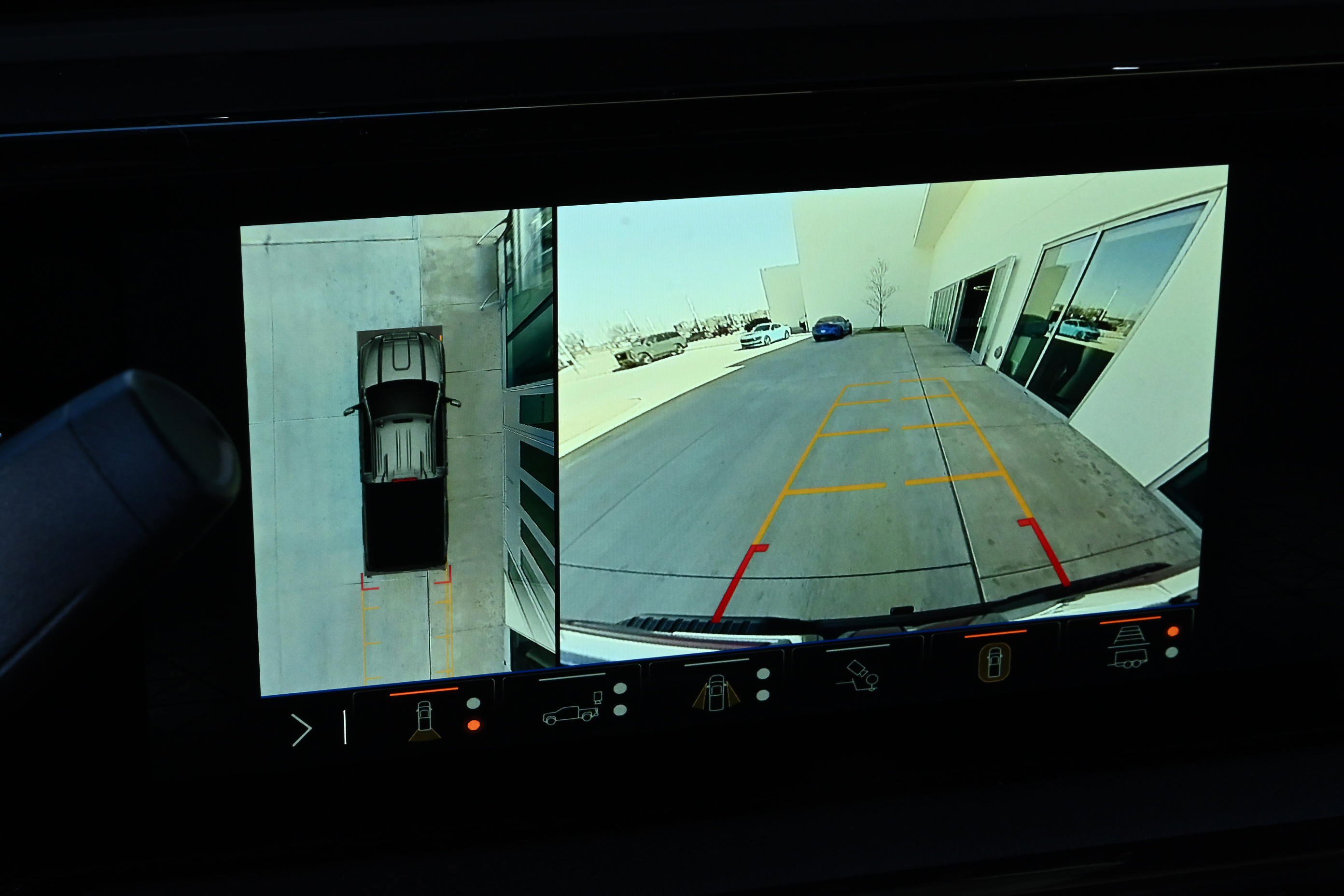 Used 2024 GMC Sierra 2500 AT4 w/ AT4 Premium Plus Package image 17