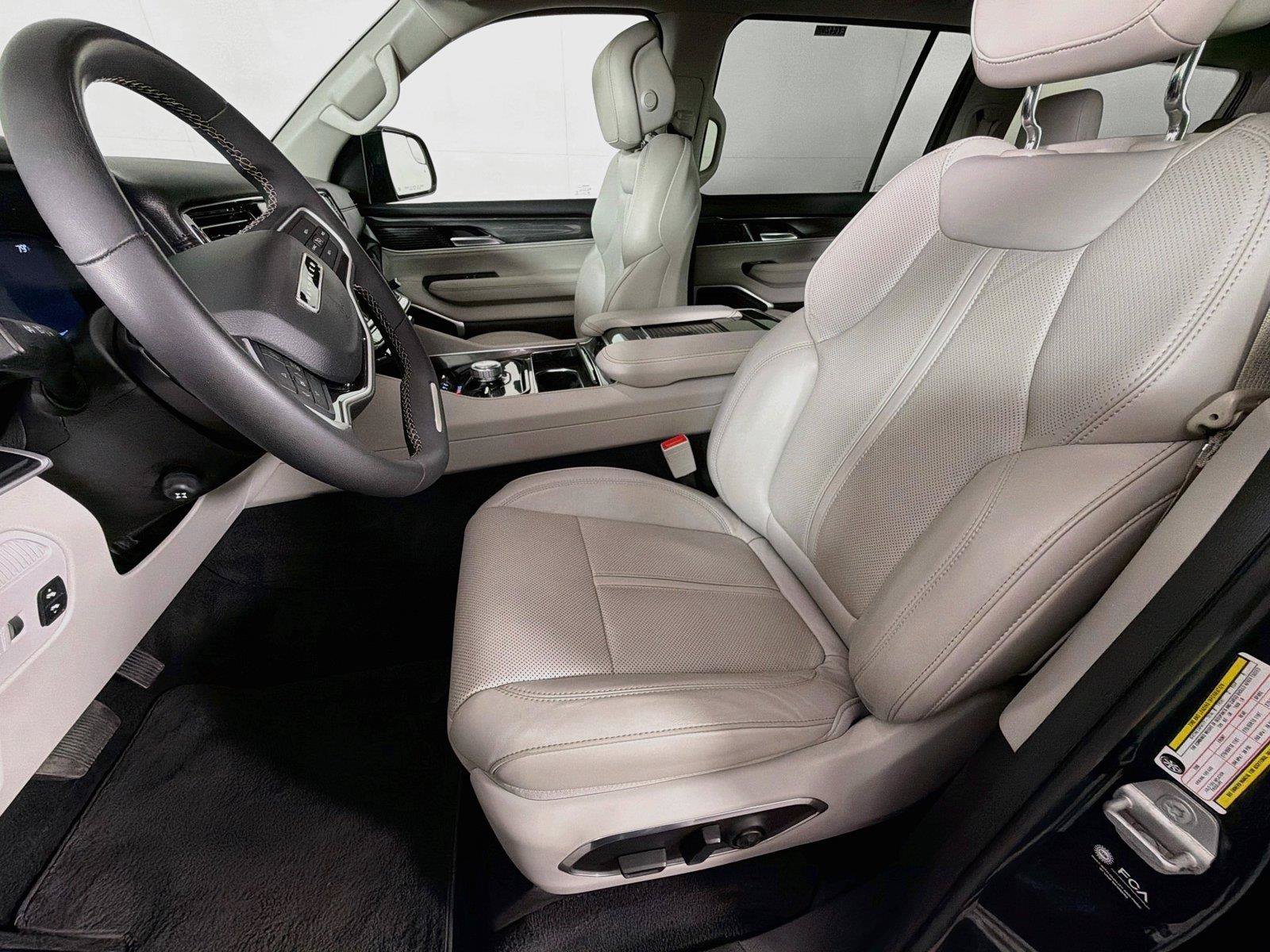 Used 2022 Jeep Wagoneer Series I AWD/4WD image 2