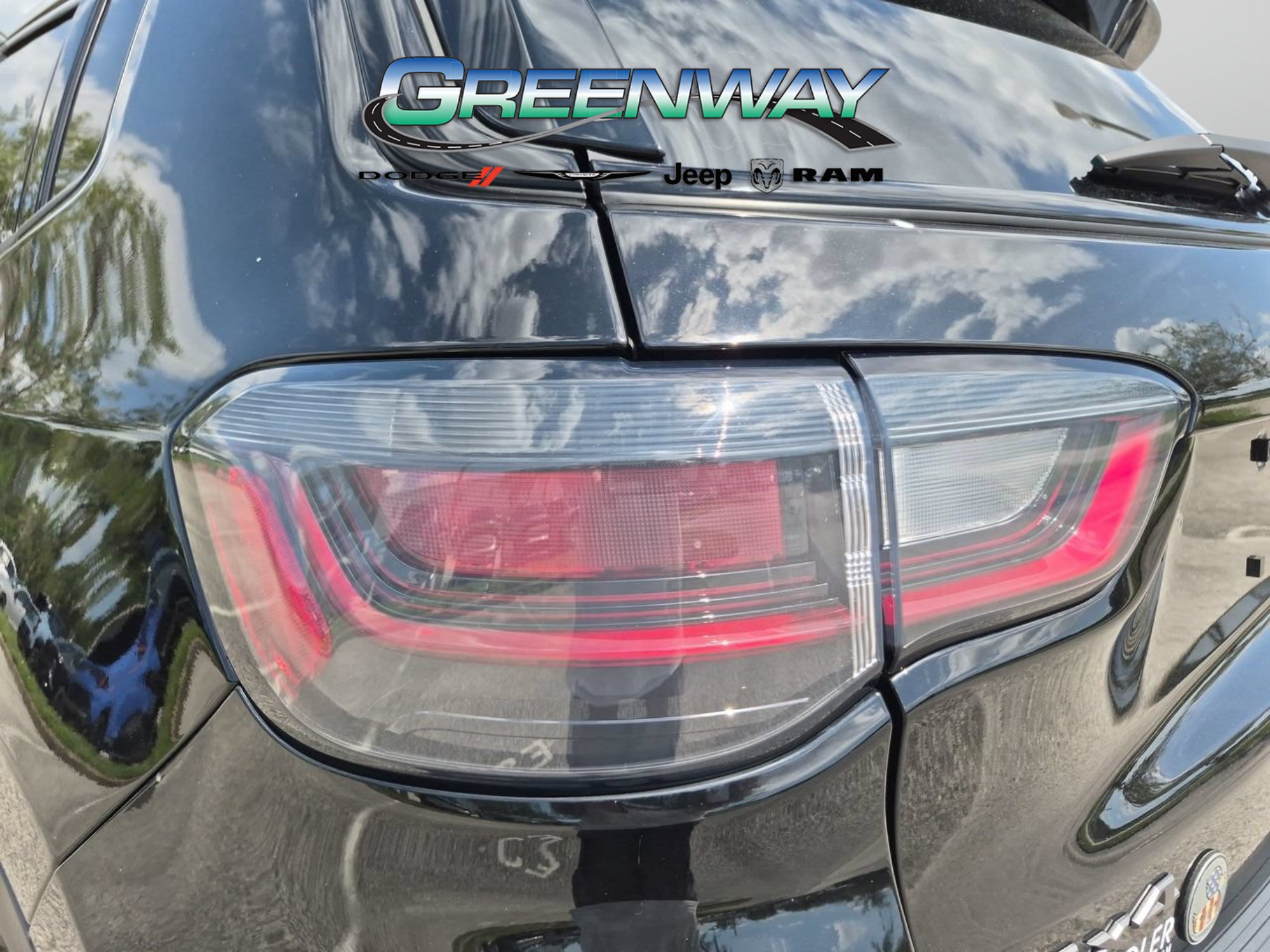Used 2023 Jeep Compass Trailhawk w/ Trailhawk Elite Group AWD/4WD image 5