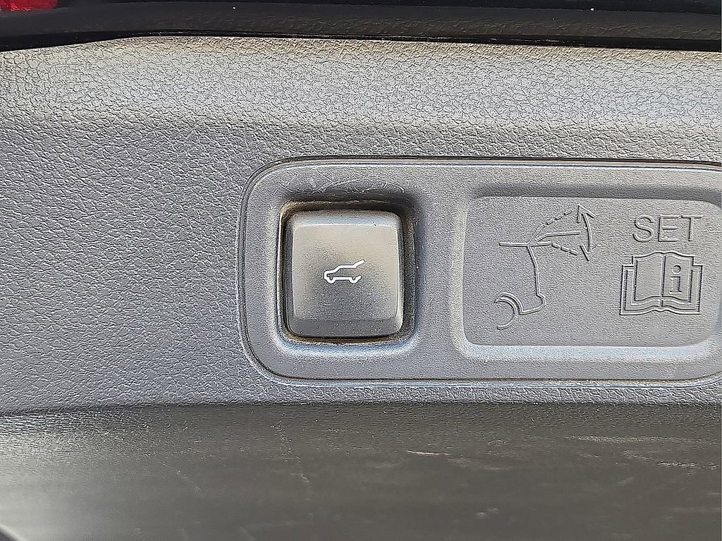 Used 2022 Ford Expedition Max XLT image 15