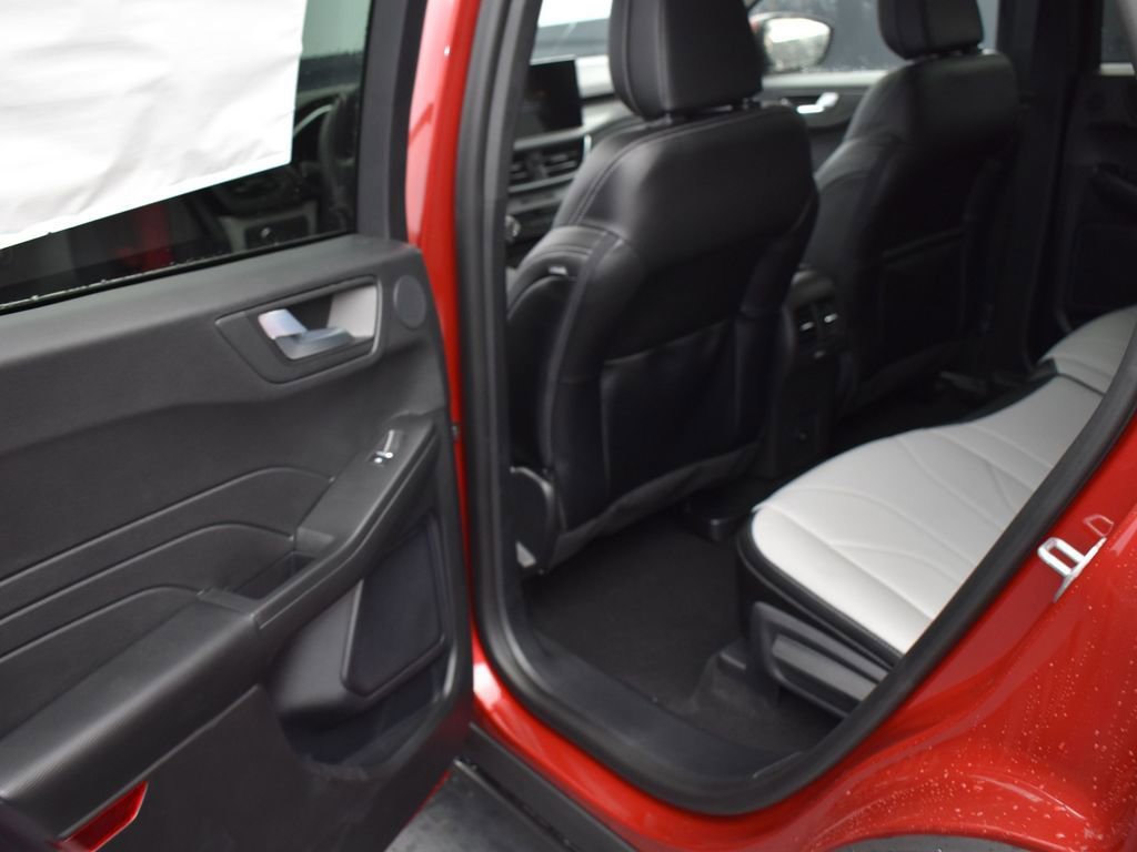 New 2025 Ford Escape SE w/ PHEV Premium Package FWD image 12