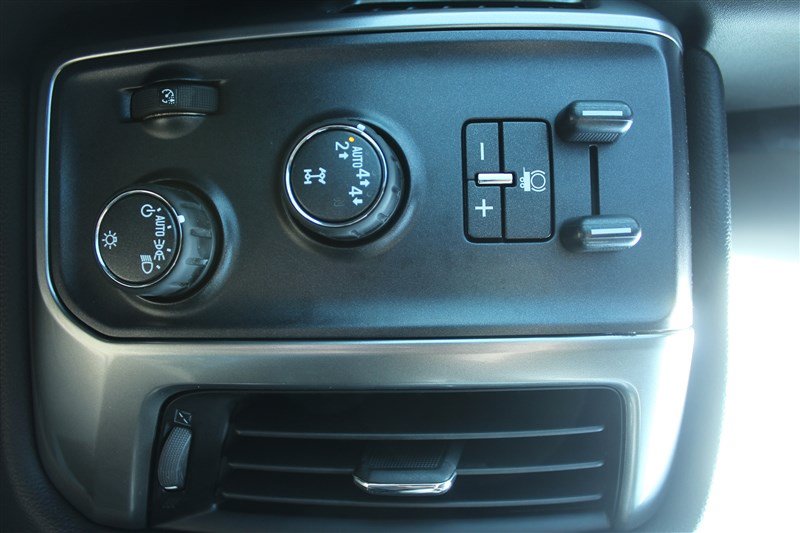 Used 2018 Chevrolet Silverado 1500 LT w/ Max Trailering Package AWD/4WD image 26