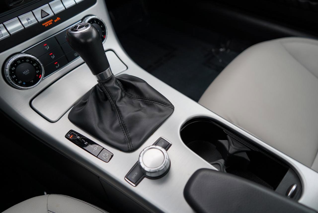 Used 2015 Mercedes-Benz SLK 250 image 59