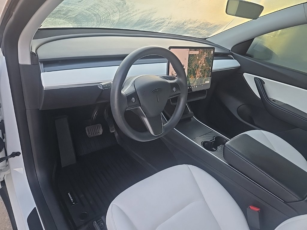 Used 2021 Tesla Model Y Long Range AWD/4WD image 11