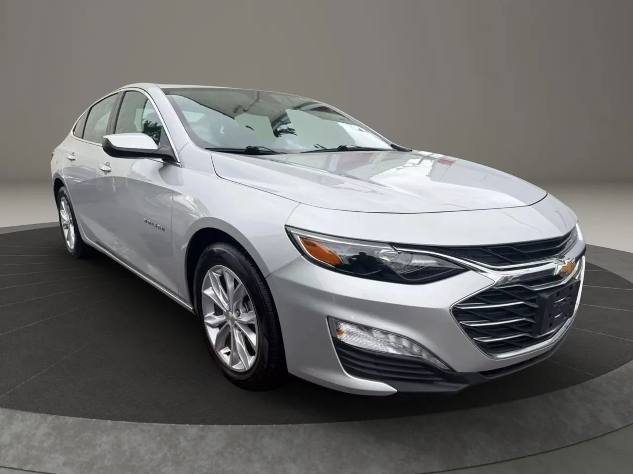 Used 2022 Chevrolet Malibu LT image 3