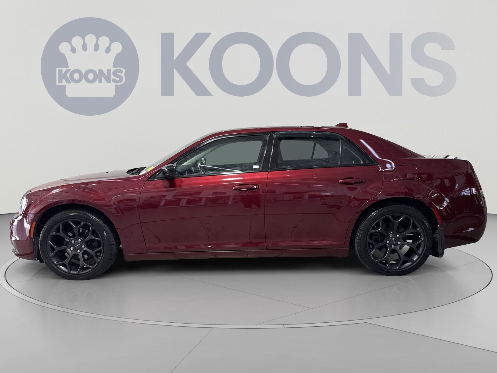 Used 2019 Chrysler 300 Touring w/ Sport Appearance Package RWD image 7