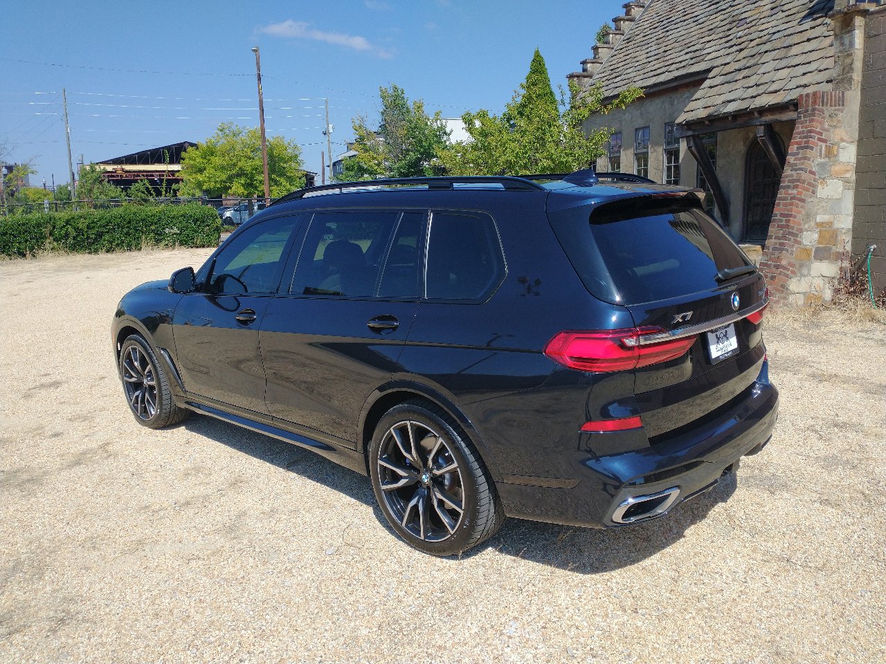 Used 2019 BMW X7 xDrive50i w/ Dynamic Handling Package image 17