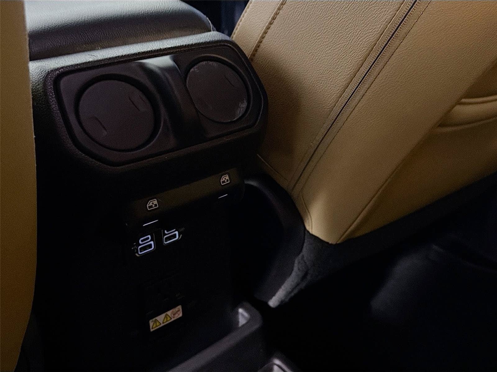 Used 2019 Jeep Wrangler Unlimited Sahara AWD/4WD image 23