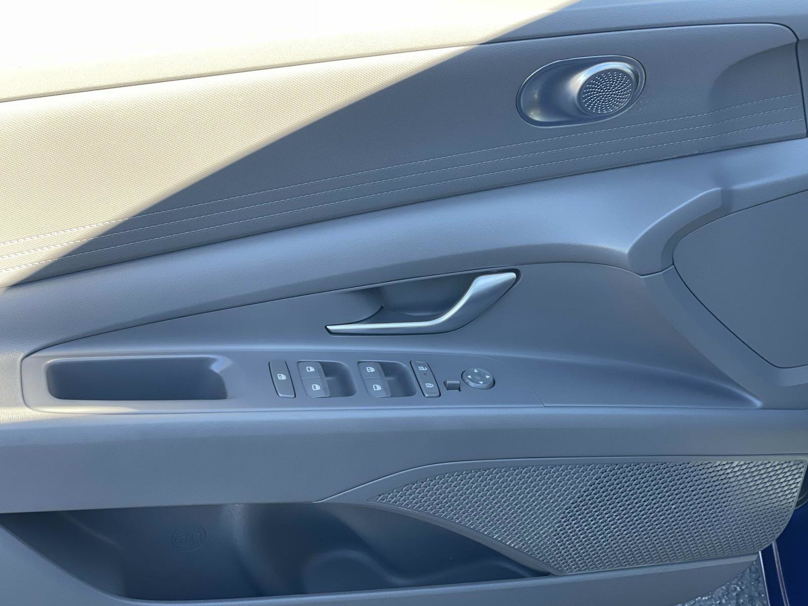 Certified 2024 Hyundai Elantra Blue image 20