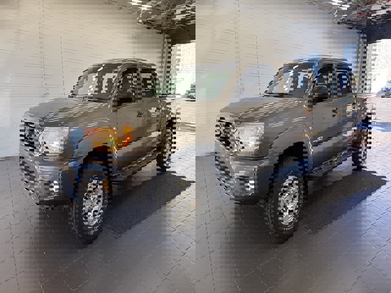 Used 2015 Toyota Tacoma 4x4 Double Cab image 4