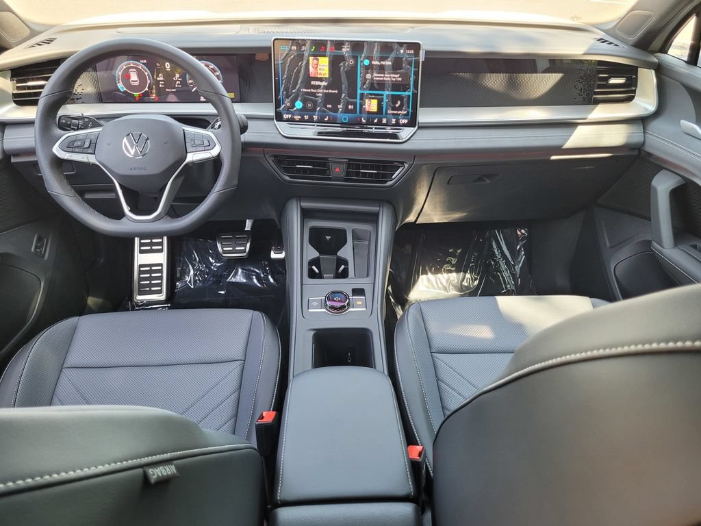 New 2026 Volkswagen Tiguan SE R-Line FWD image 15