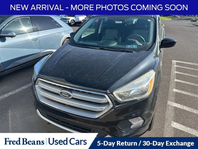 Used 2017 Ford Escape SE AWD/4WD image 1