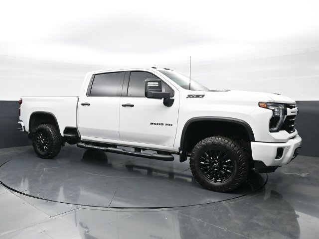 Used 2024 Chevrolet Silverado 2500 LTZ w/ LTZ Plus Package AWD/4WD image 3