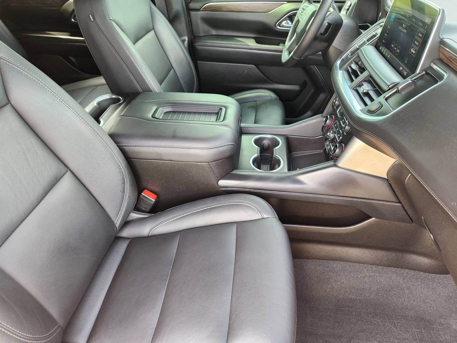 Used 2021 Chevrolet Tahoe Z71 w/ Z71 Off-Road Package AWD/4WD image 17