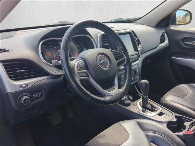 Used 2018 Jeep Cherokee Latitude Plus w/ Cold Weather Group AWD/4WD image 9