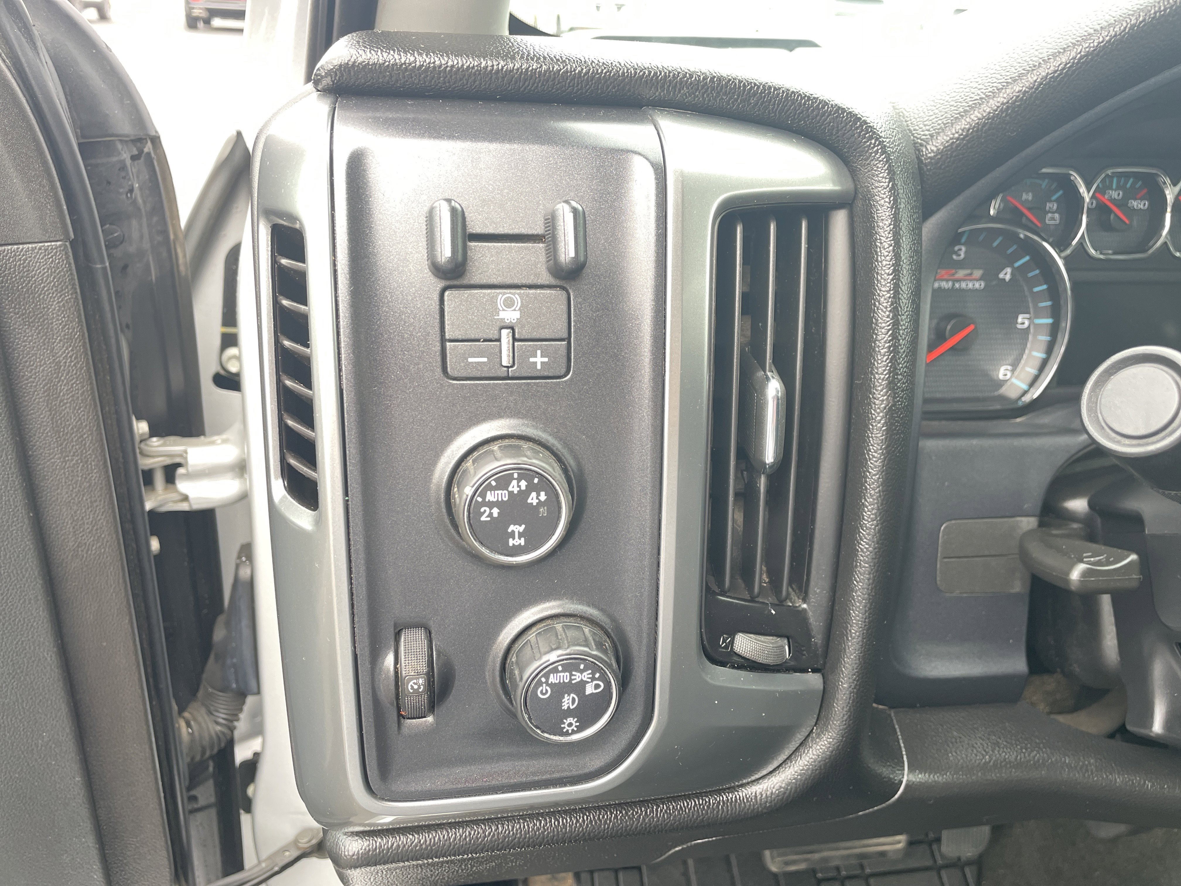 Used 2016 Chevrolet Silverado 1500 LT w/ All Star Edition image 27