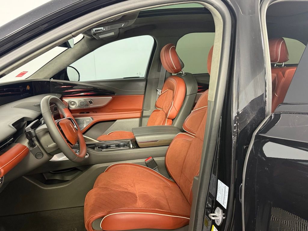 Used 2025 Lincoln Nautilus Black Label w/ Jet Appearance Package AWD/4WD image 23