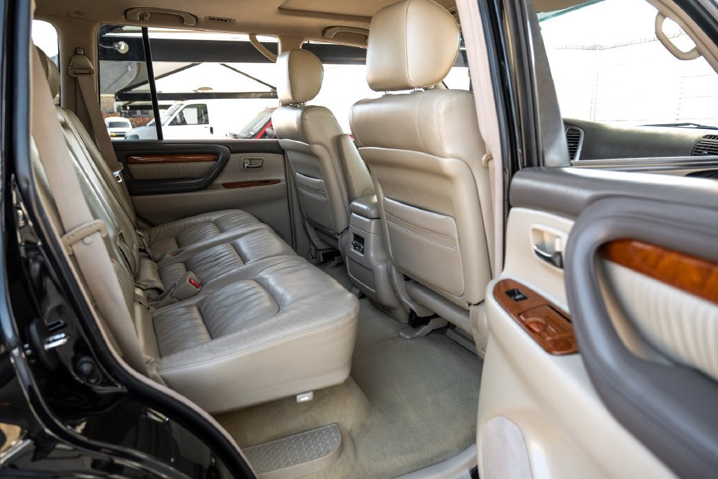 Used 2005 Lexus LX 470 4WD image 41