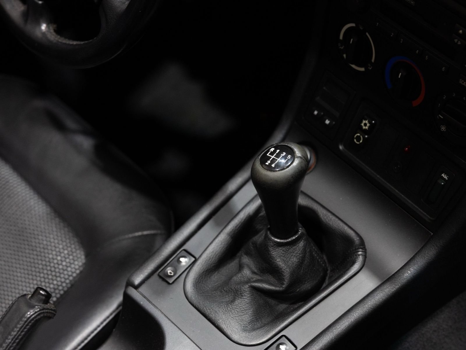 Used 1997 BMW Z3 1.9 RWD image 28