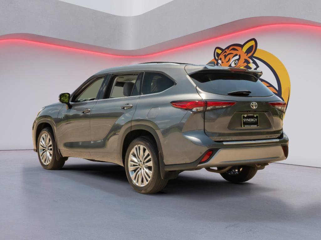 Used 2023 Toyota Highlander Platinum AWD/4WD image 7
