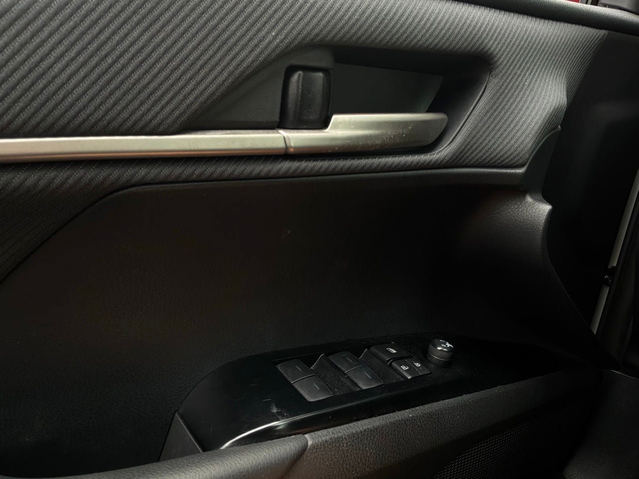 Used 2025 Toyota Camry SE FWD image 22