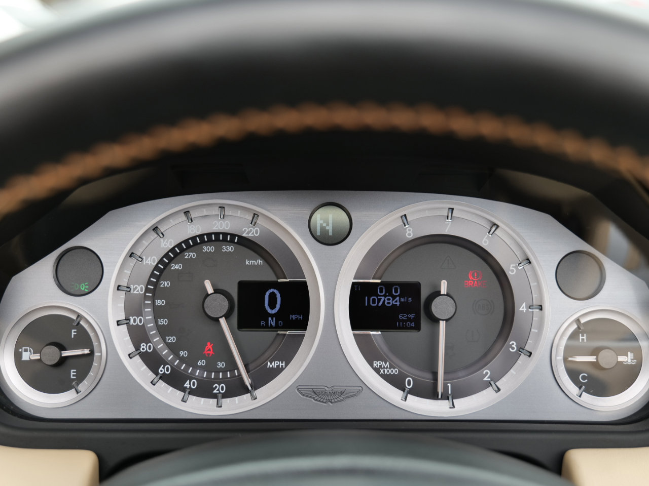 Used 2015 Aston Martin V8 Vantage S image 19