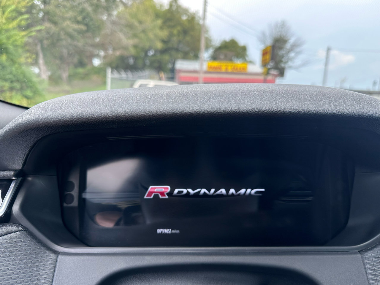 Used 2018 Land Rover Range Rover Velar R-Dynamic SE image 22