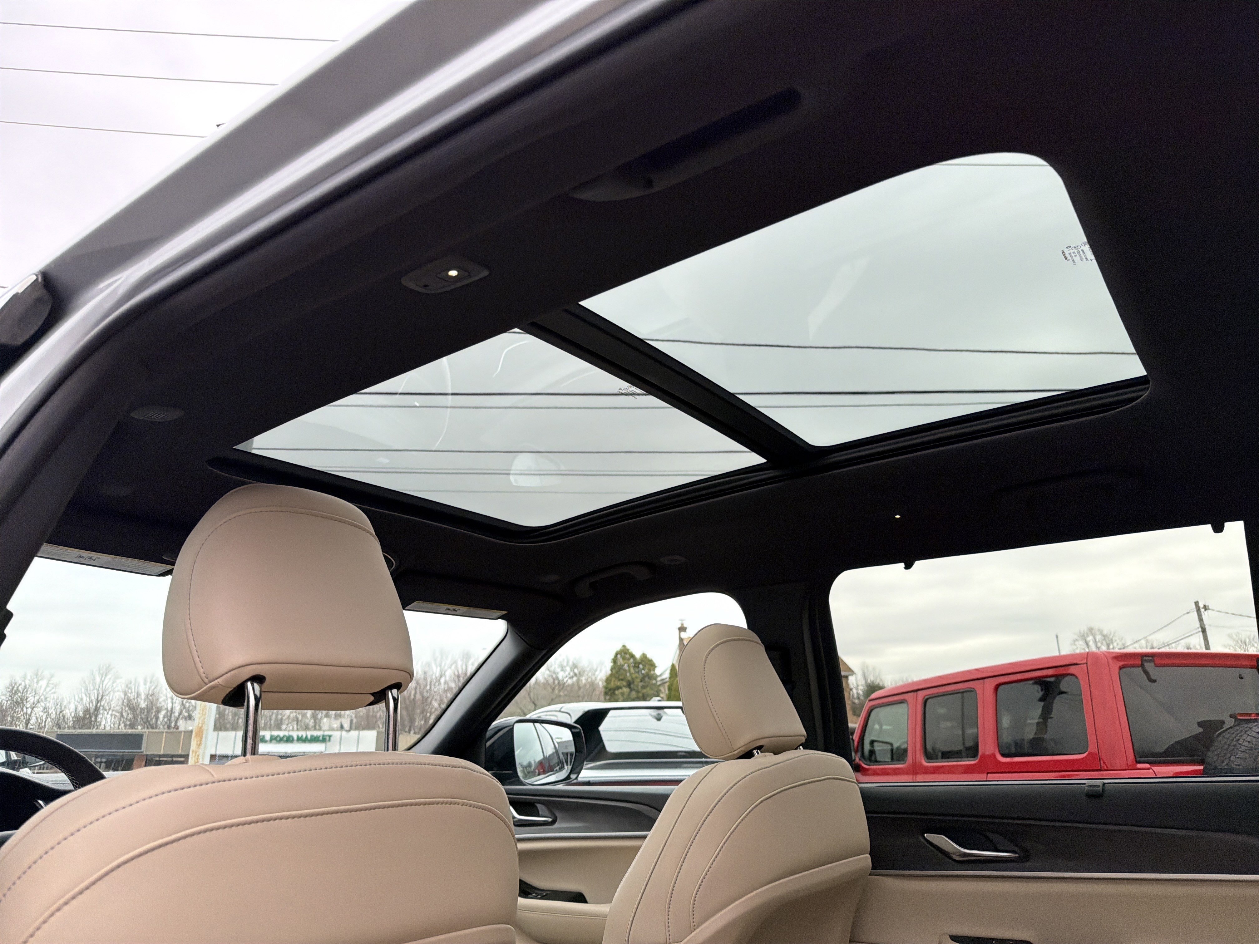 Certified 2025 Jeep Grand Cherokee L Limited w/ Luxury Tech Group II image 14