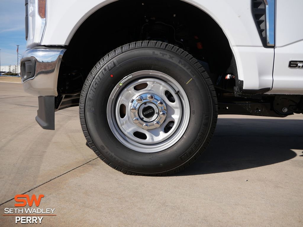 New 2026 Ford F250 XL w/ XL Chrome Package image 11