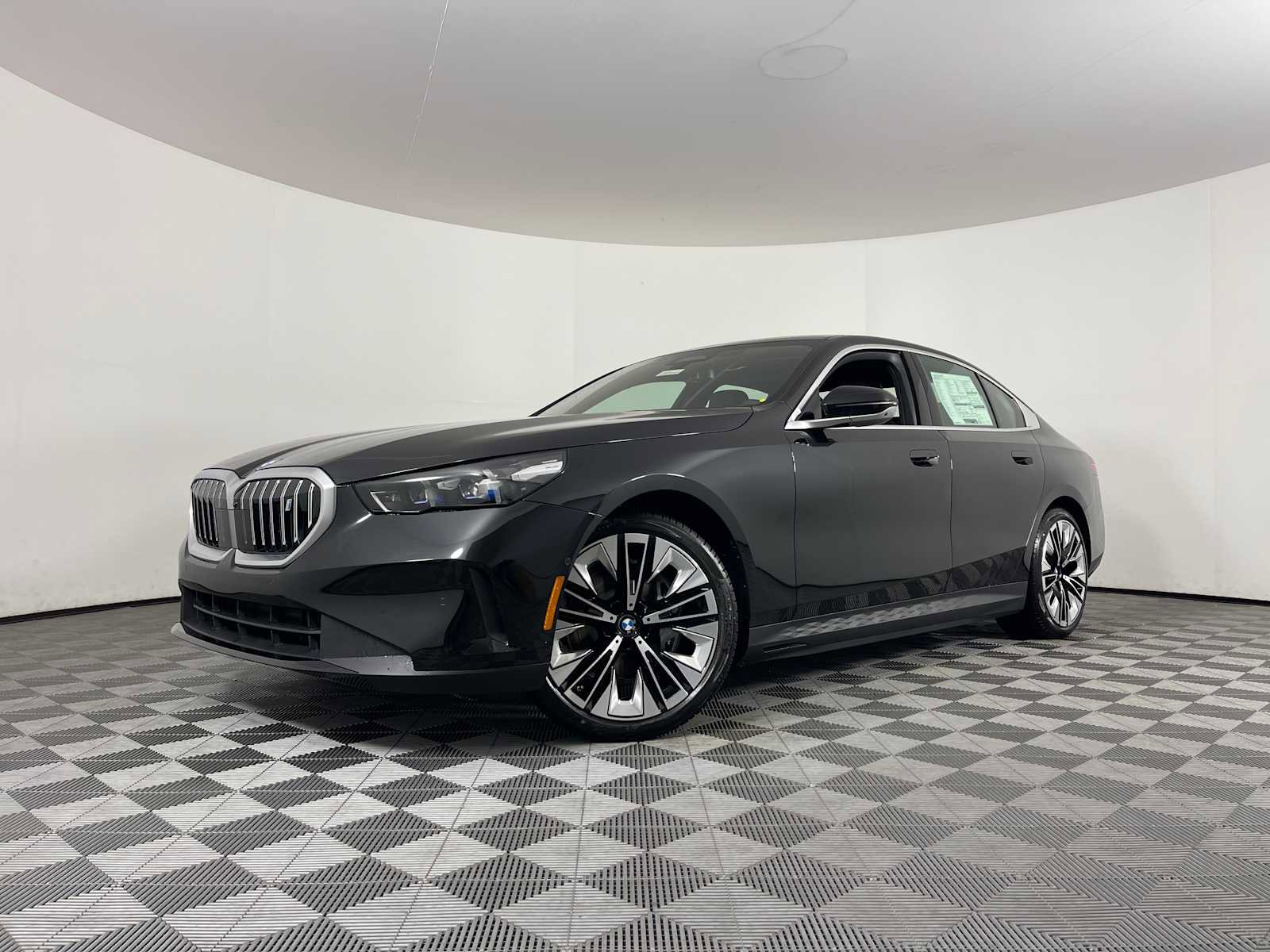 New 2026 BMW i5 eDrive40 image 1