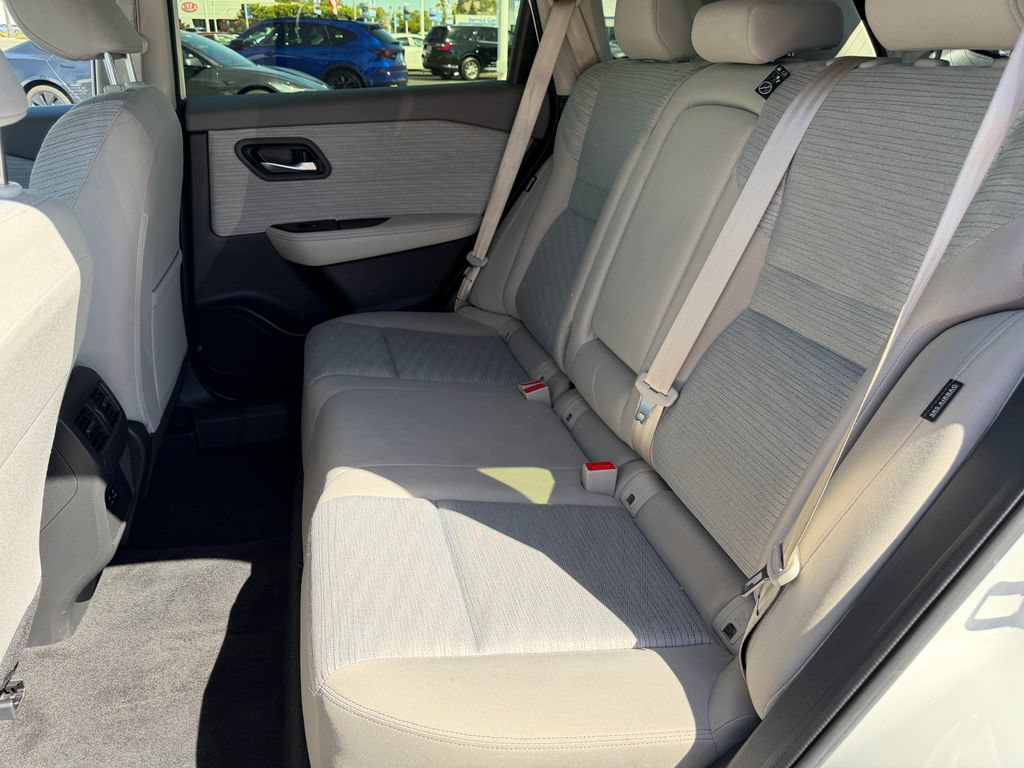 Used 2023 Nissan Rogue SV FWD image 29