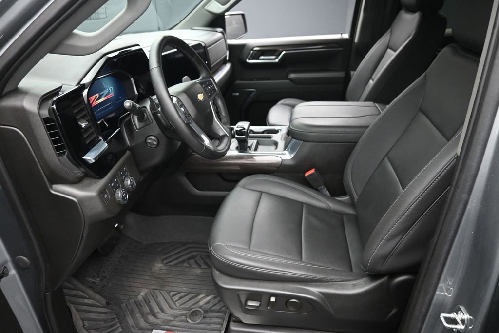 Used 2023 Chevrolet Silverado 1500 LTZ AWD/4WD image 14