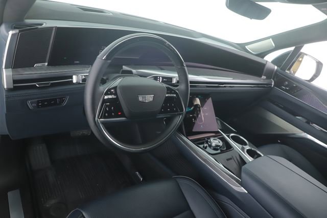 Used 2025 Cadillac Escalade IQ Sport 2 w/ LPO, ONYX Package image 17