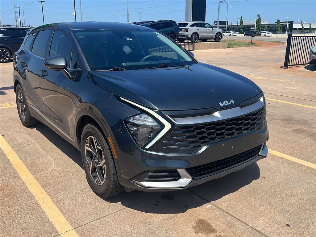 Used 2023 Kia Sportage LX FWD image 1