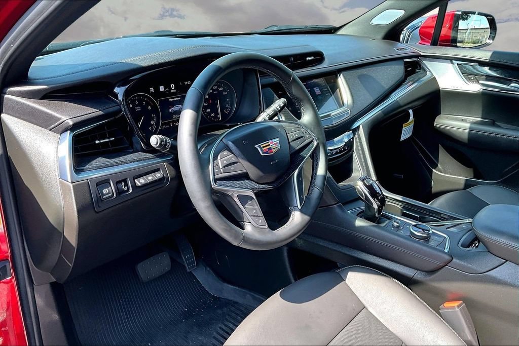 Certified 2026 Cadillac XT5 Premium Luxury w/ Driver Assist Package AWD/4WD image 17