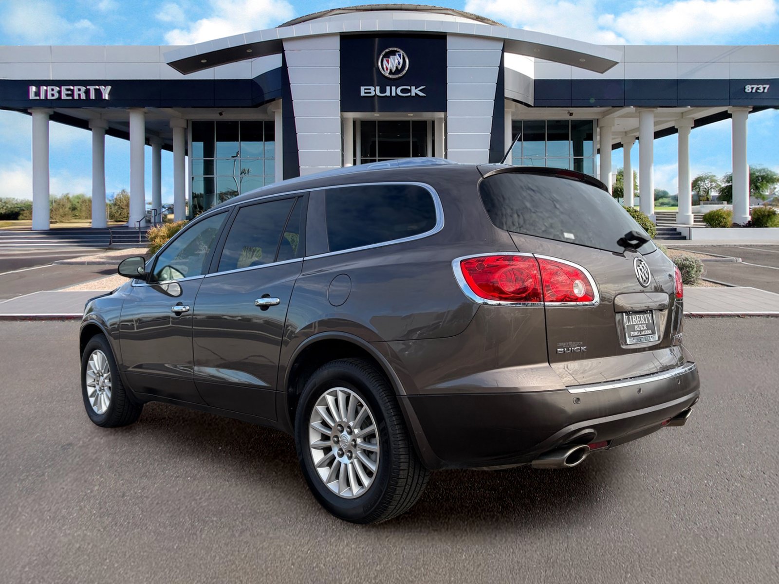 Used 2011 Buick Enclave CXL FWD image 8
