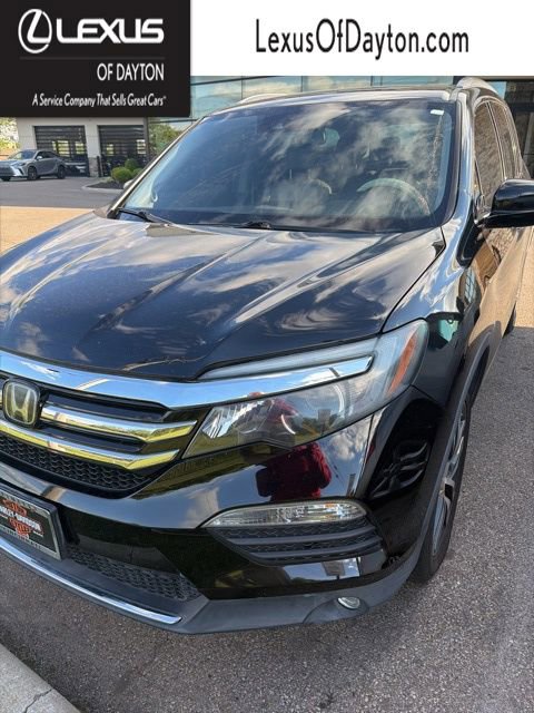 Used 2017 Honda Pilot Touring image 1