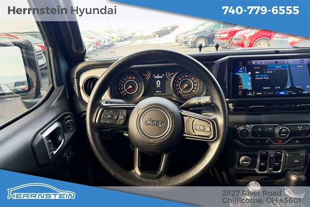 Used 2025 Jeep Gladiator Nighthawk image 7