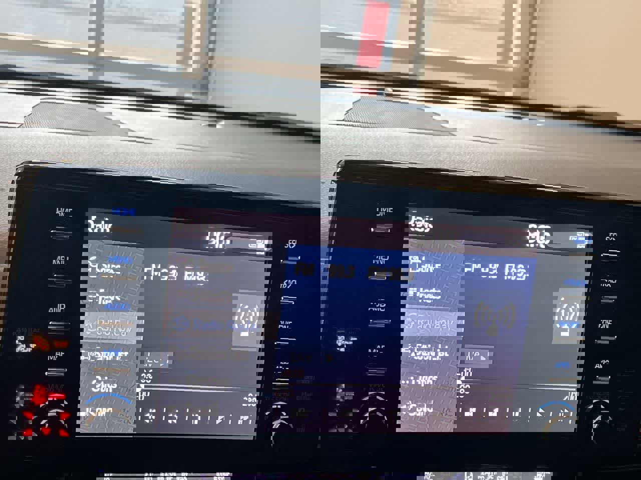 Used 2024 Toyota Sienna XSE w/ XSE Plus Package image 16