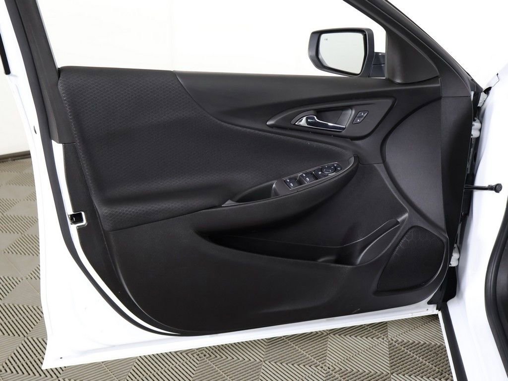 Used 2025 Chevrolet Malibu LS FWD image 21