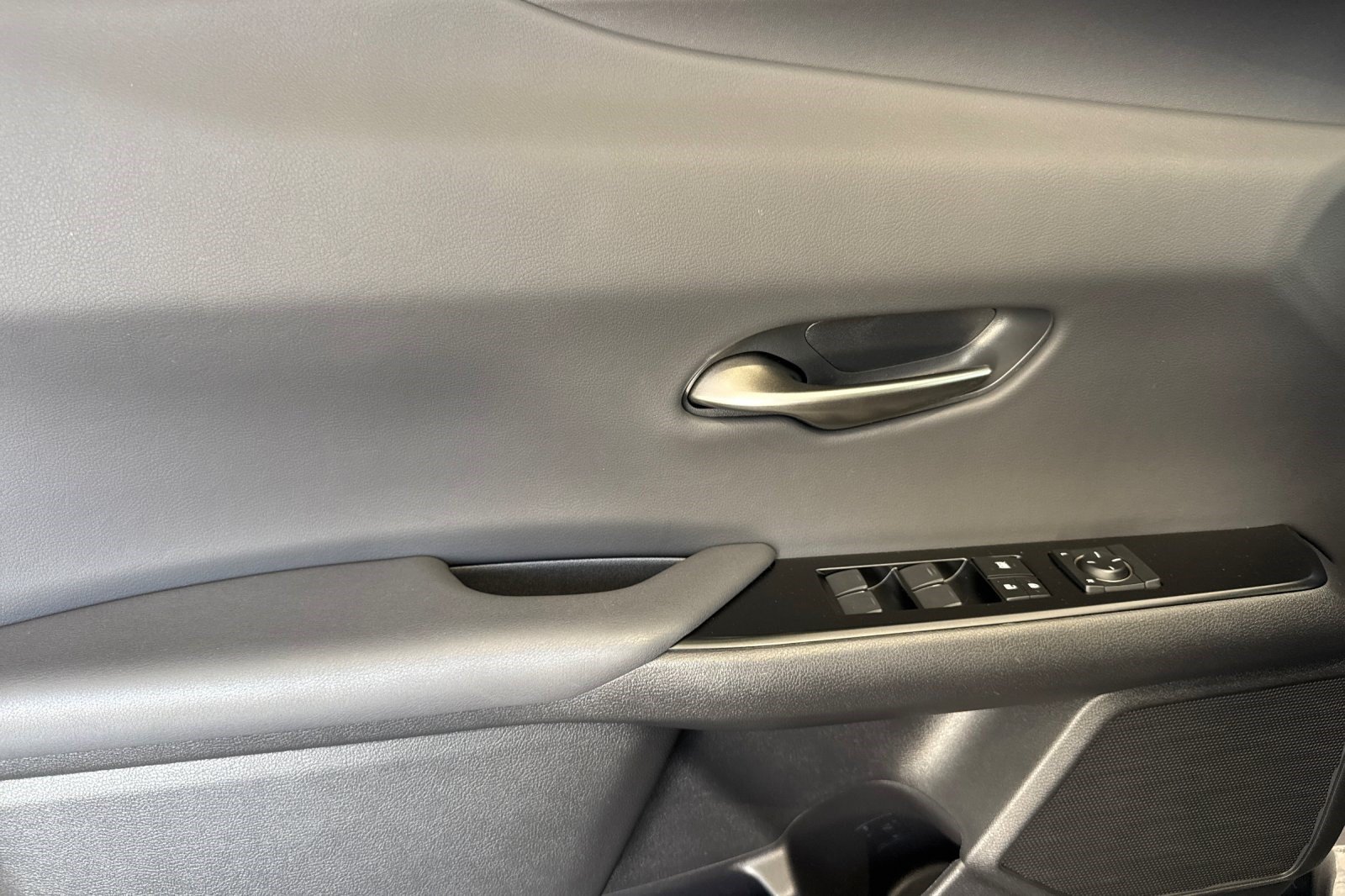 Certified 2023 Lexus UX 250h FWD w/ Accessory Package (Z2) image 12
