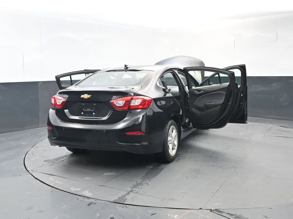 Used 2018 Chevrolet Cruze LT w/ LT True North Edition image 33