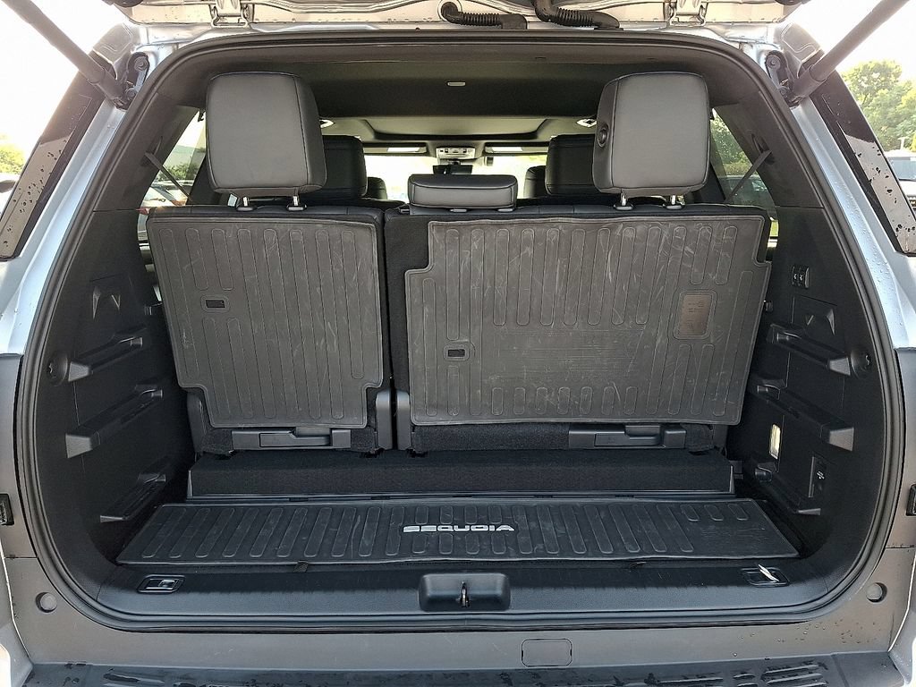 Used 2024 Toyota Sequoia Platinum AWD/4WD image 29