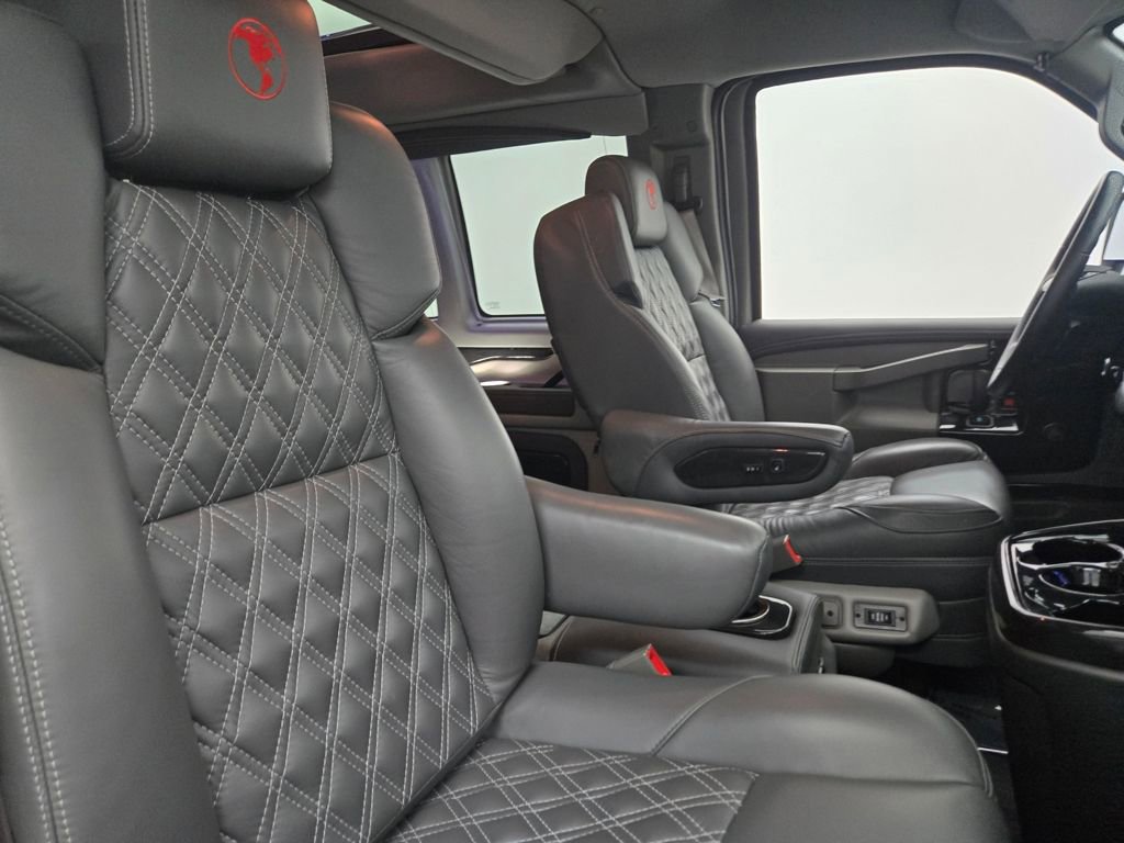 Used 2023 GMC Savana 2500 image 36