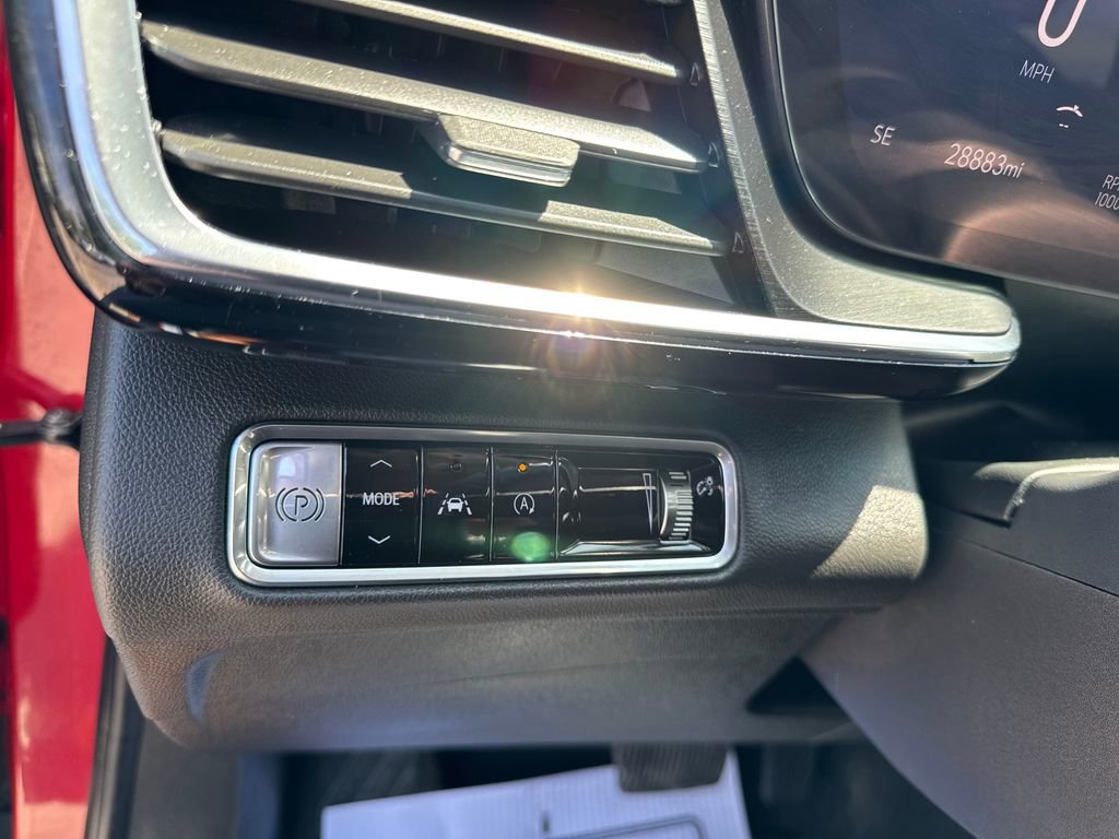 Used 2025 Buick Envision Preferred AWD/4WD image 25