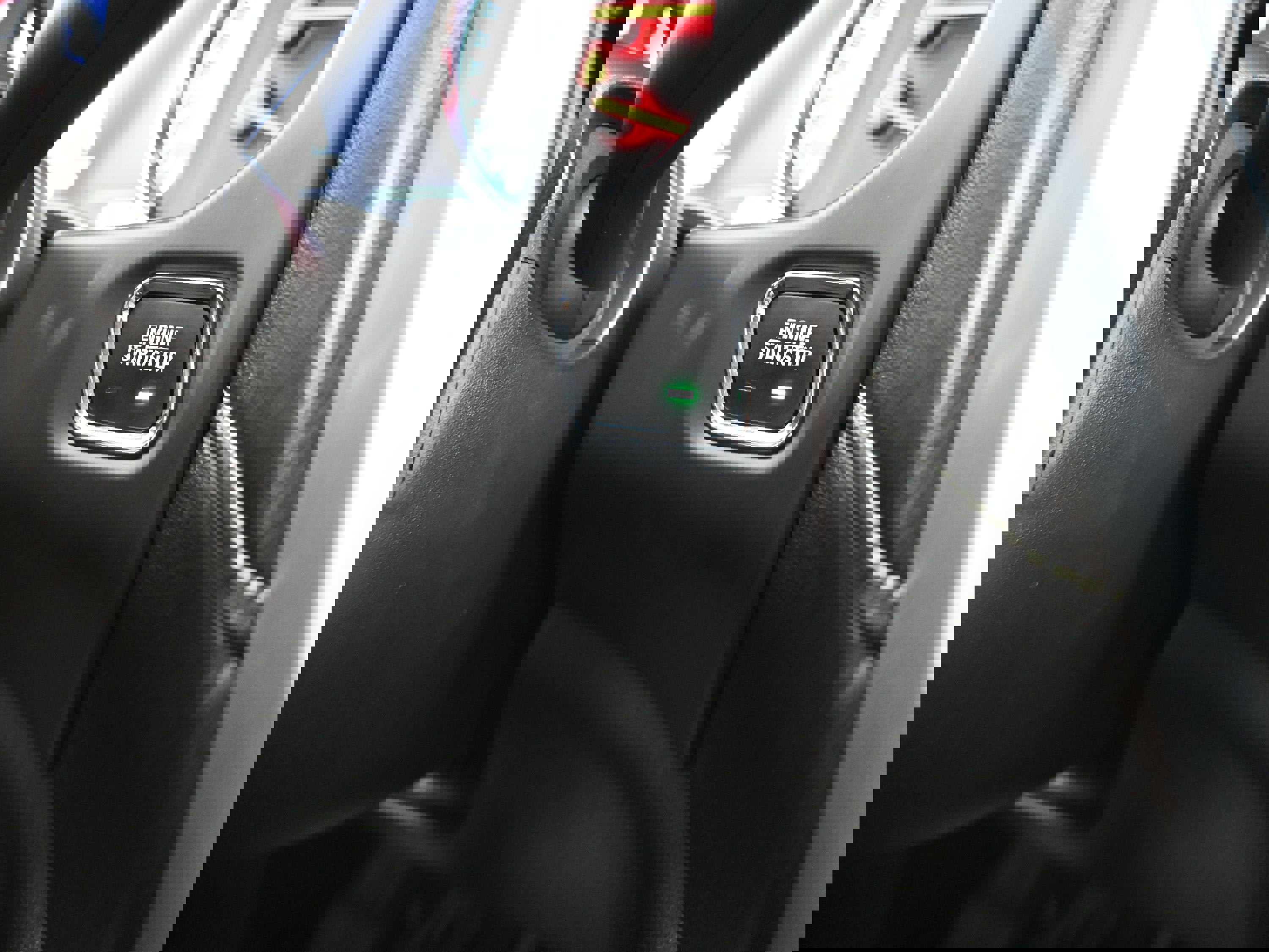 Used 2023 GMC Acadia SLT w/ Technology Package image 17