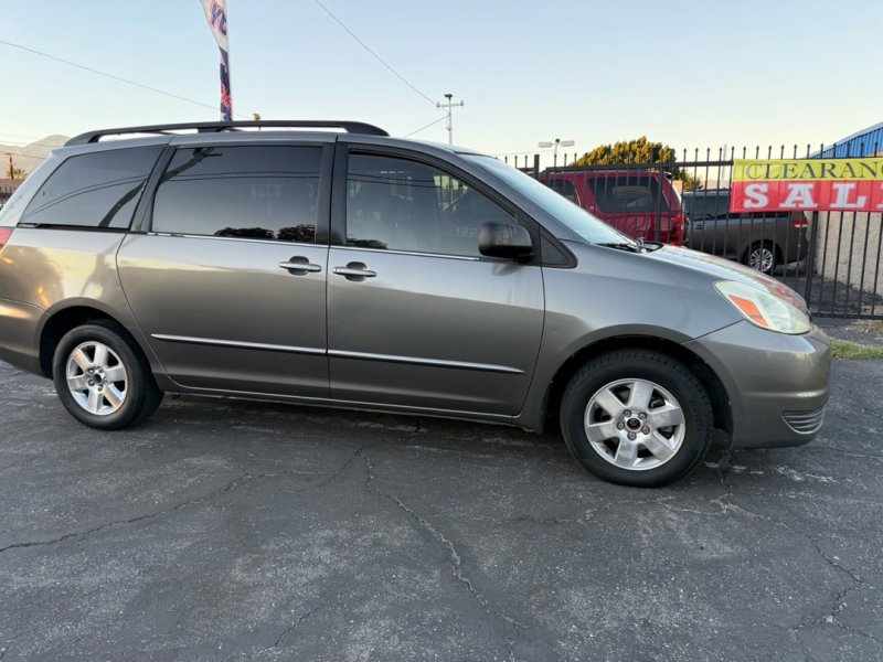 Used 2005 Toyota Sienna CE image 4