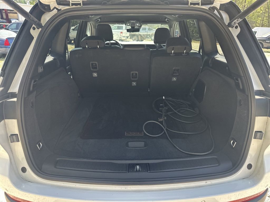 Used 2022 Jeep Grand Cherokee Trailhawk w/ Advanced Protech Group II AWD/4WD image 19