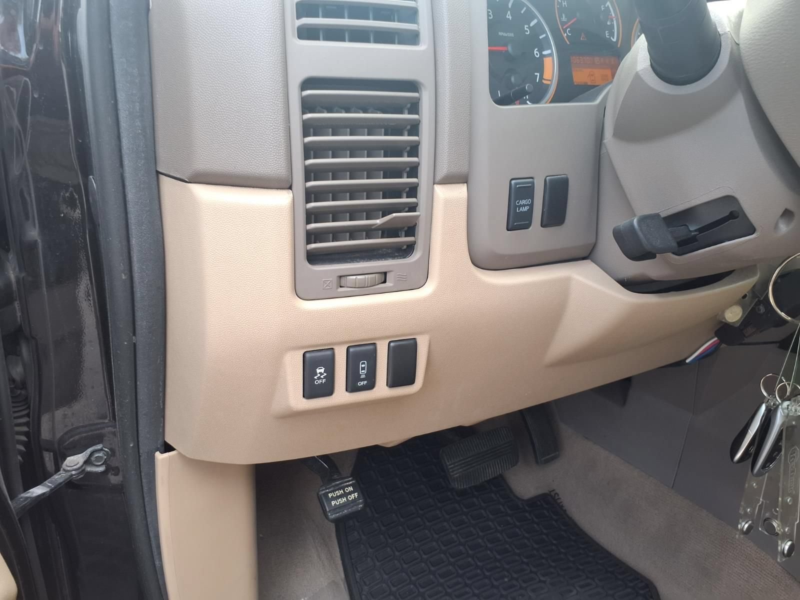 Used 2014 Nissan Titan SV w/ SV Value Truck Package RWD image 17