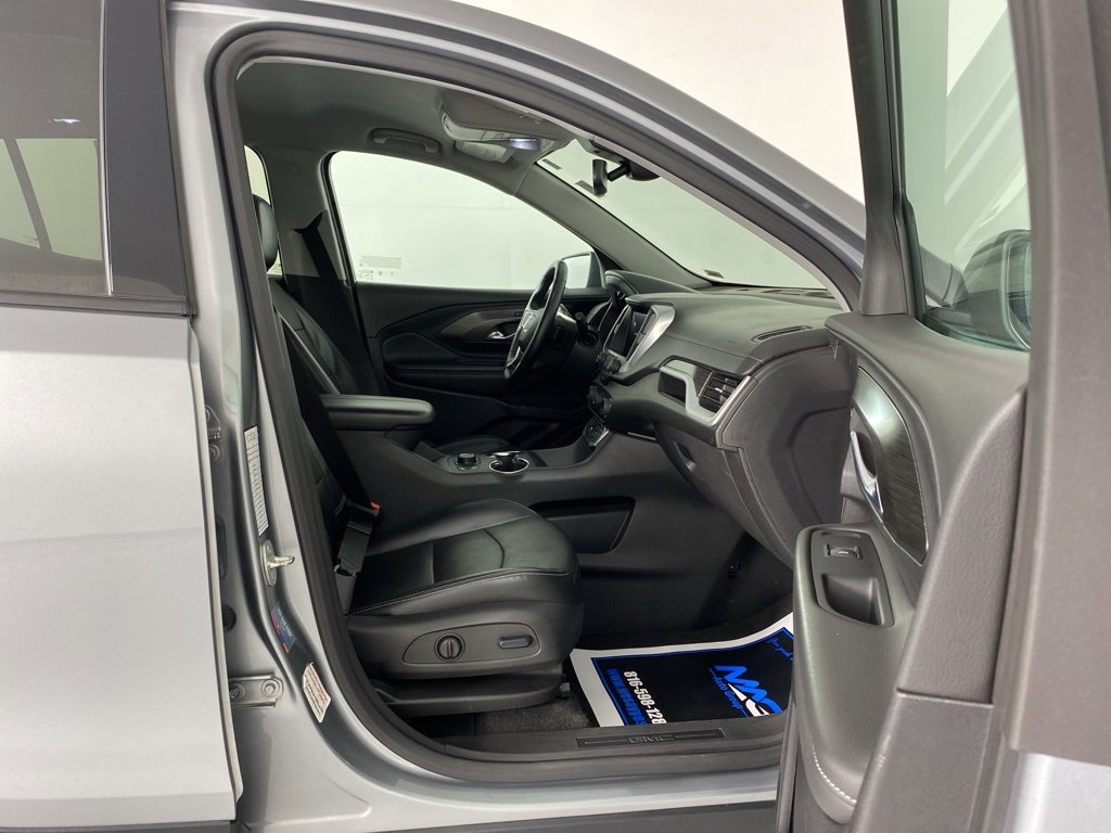 Used 2023 GMC Terrain SLT image 39